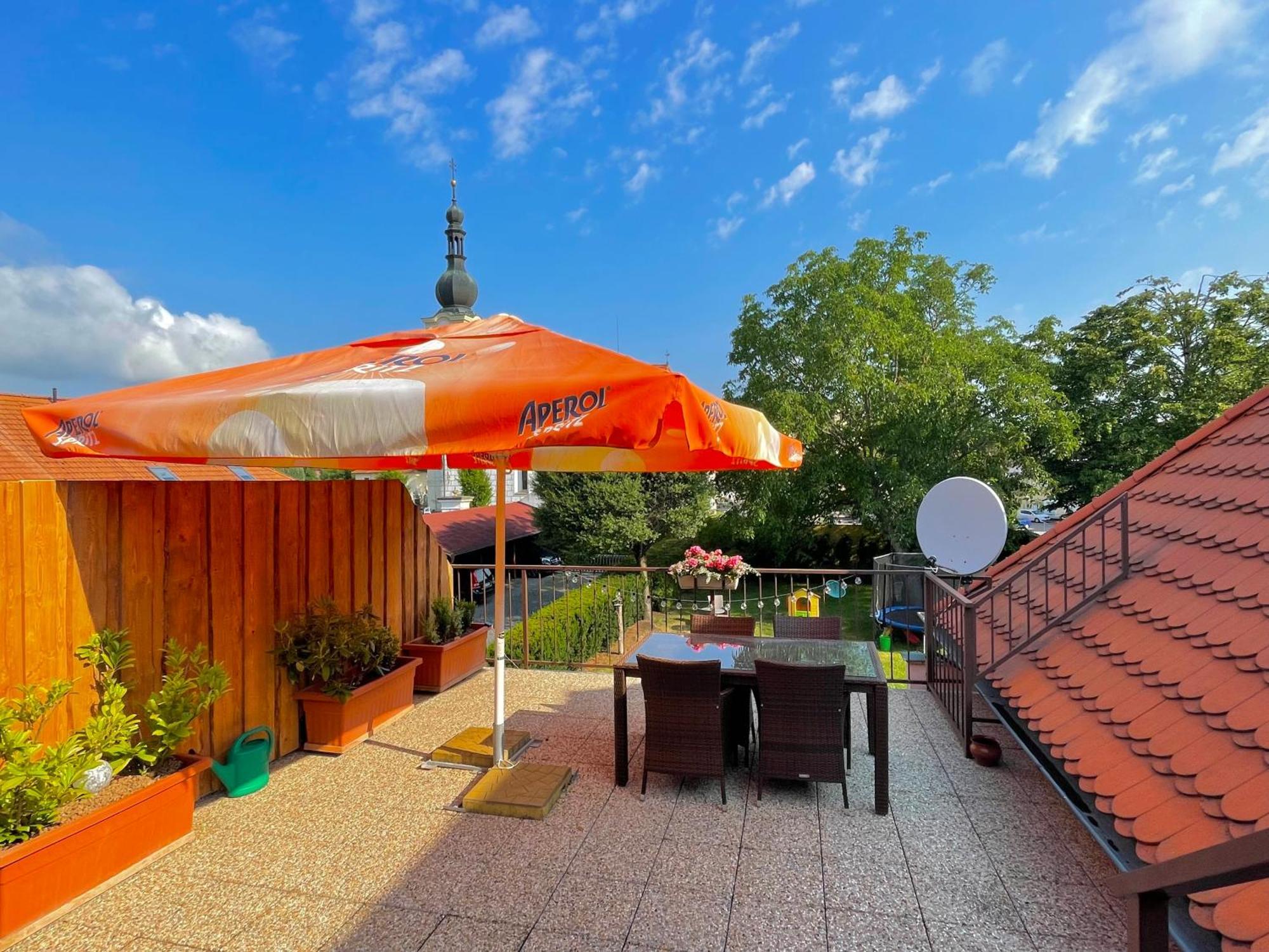 Apartamento Historický dům u lázní Třeboň Exterior foto