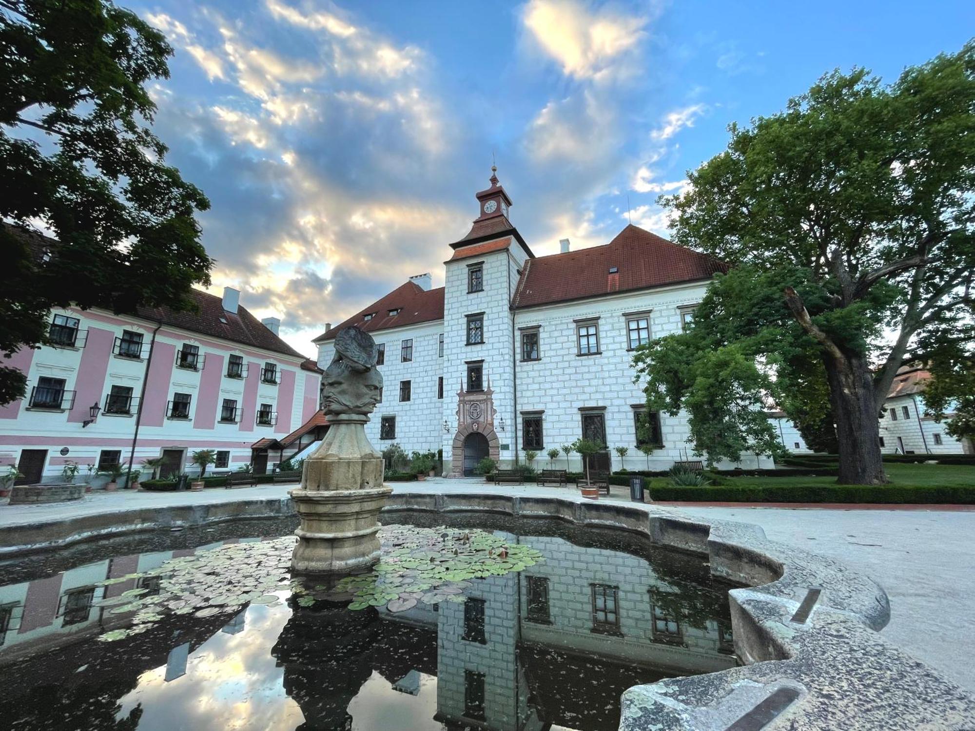 Apartamento Historický dům u lázní Třeboň Exterior foto