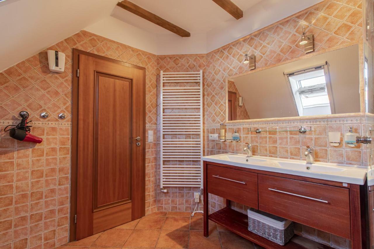 Apartamento Historický dům u lázní Třeboň Exterior foto